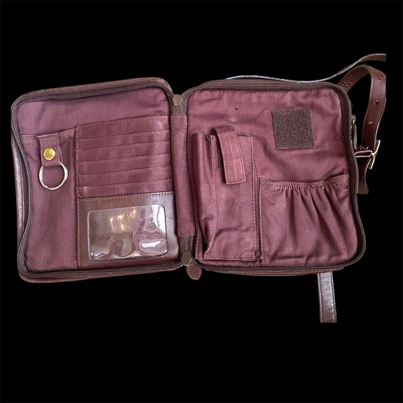 Stylish Etienne Aigner Brown Leather Shoulder Bag - Picture 6 of 11